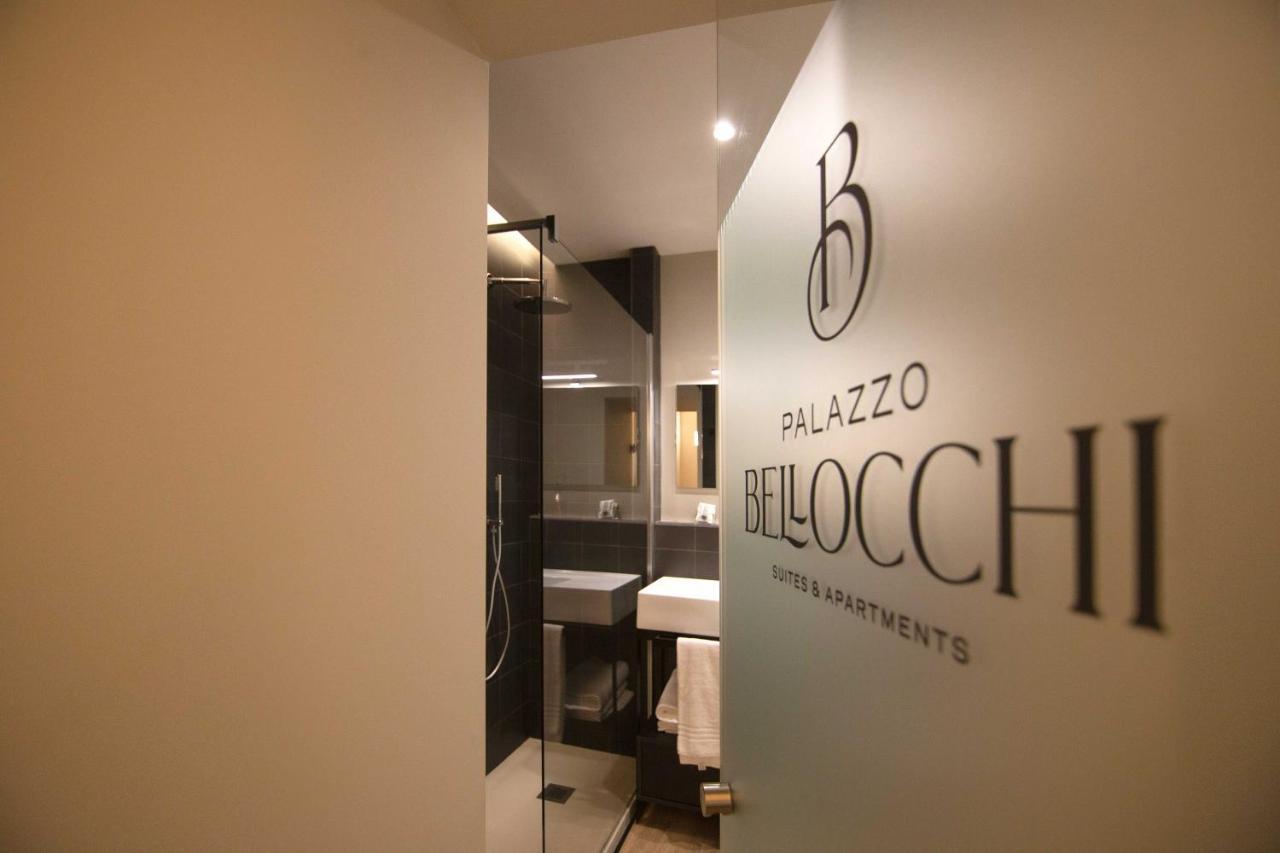Palazzo Bellocchi - Suites & Apartments Bríndisi Exterior foto
