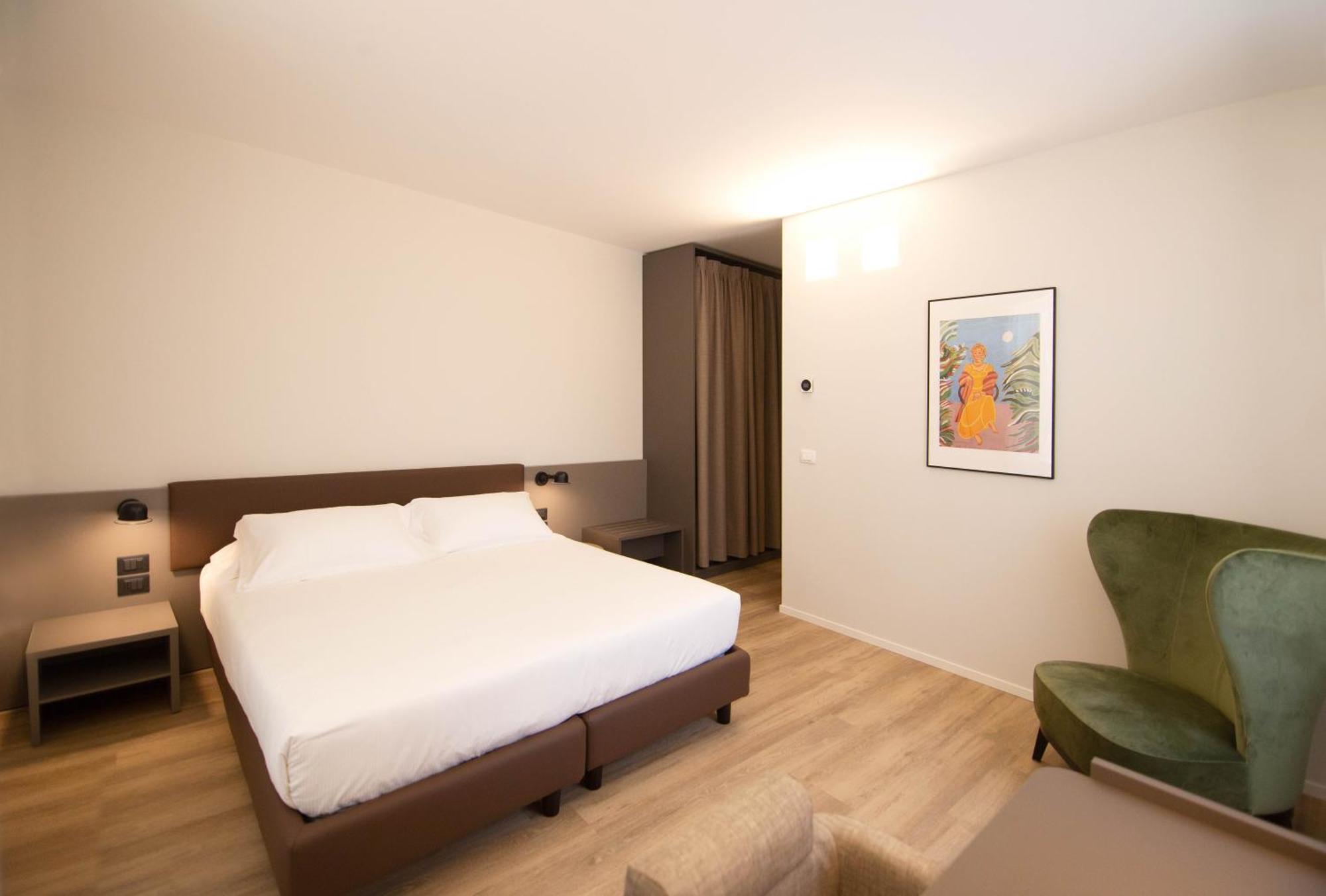 Palazzo Bellocchi - Suites & Apartments Bríndisi Habitación foto