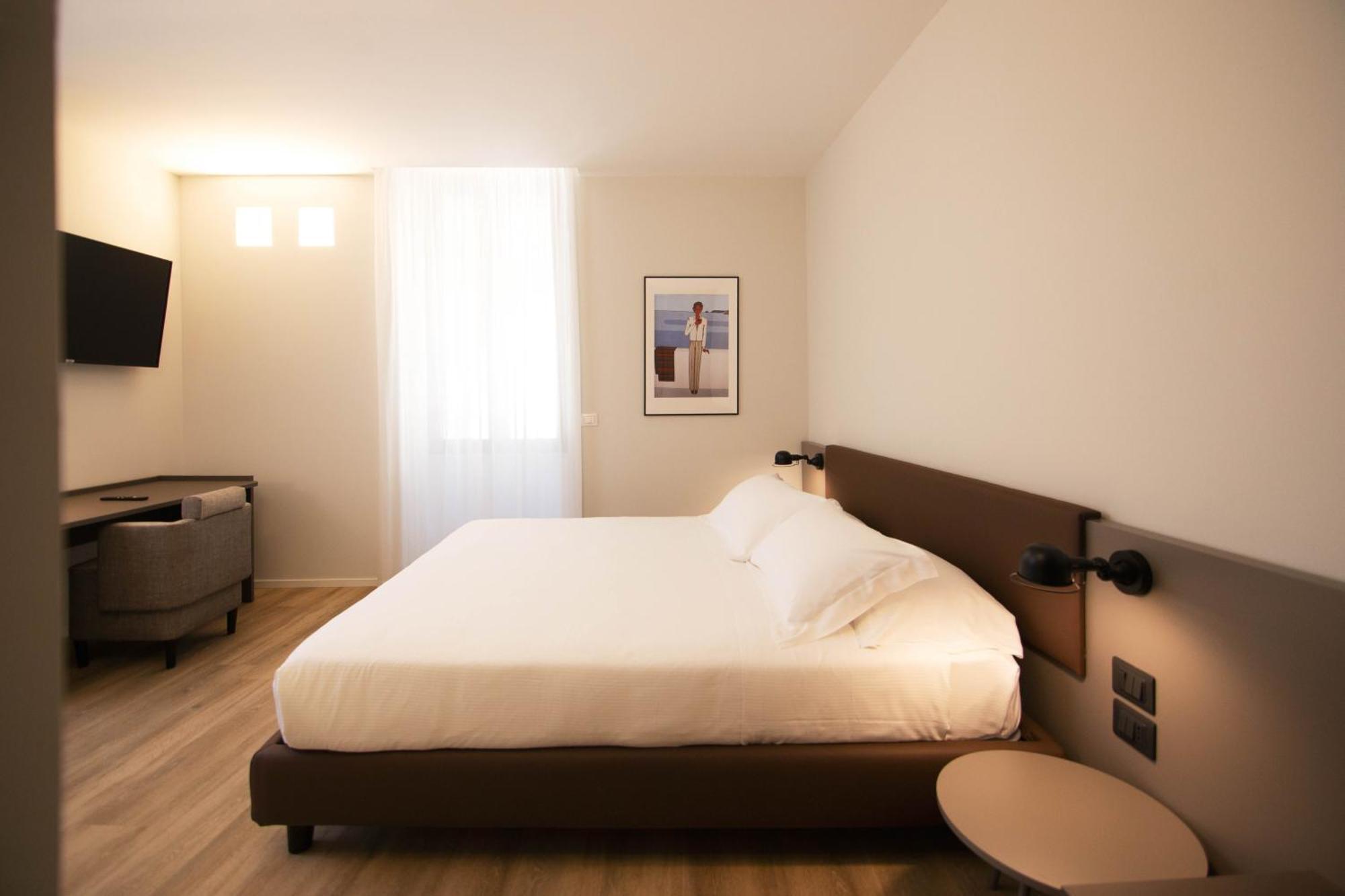 Palazzo Bellocchi - Suites & Apartments Bríndisi Habitación foto